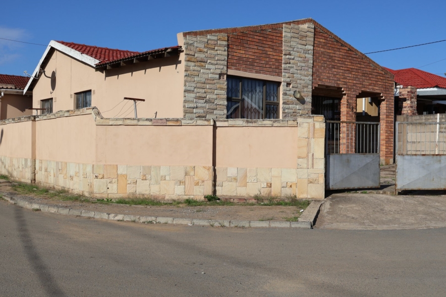 4 Bedroom Property for Sale in Zwelitsha Eastern Cape
